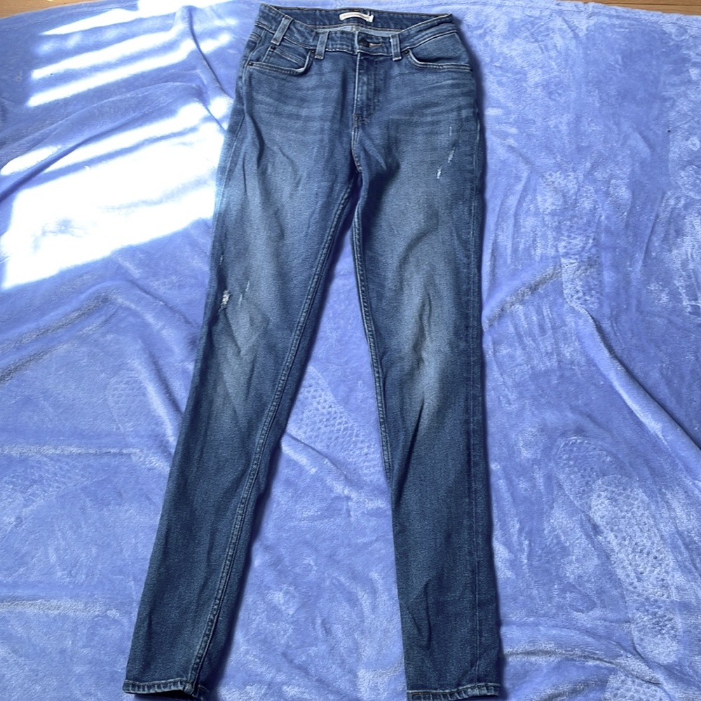 LEVI Strauss &Co